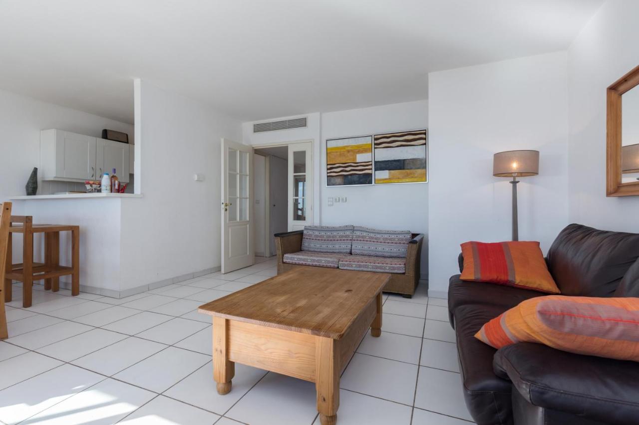 Beachfront Terrace: Bright Two-bedroom With Sea Views Apartment