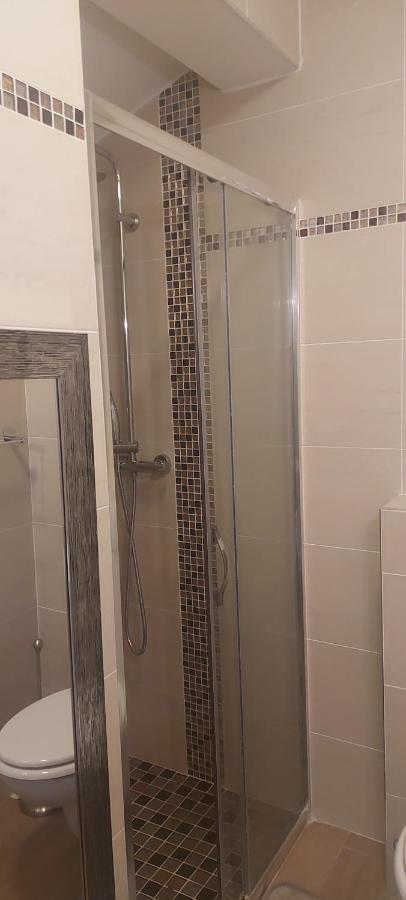 Apartment 1 *