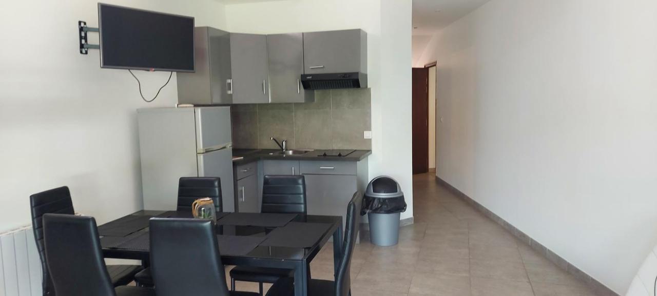 2 Apartment *