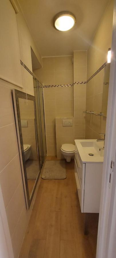 Apartment 1 *