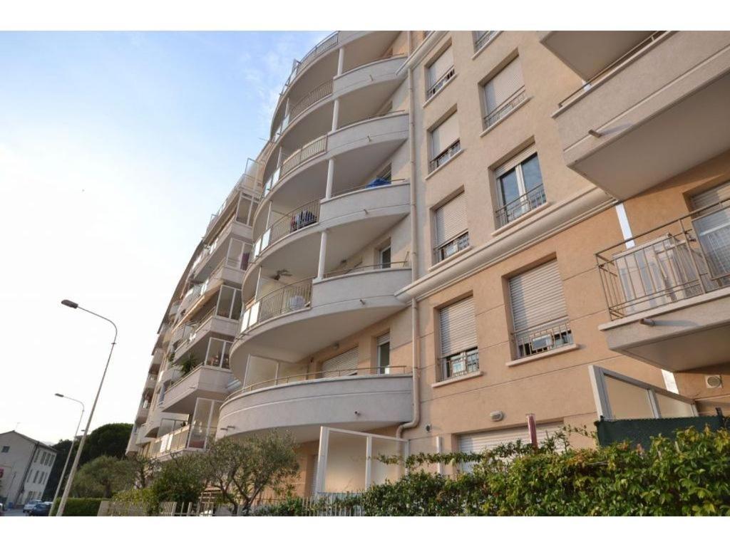 T2 Vue Degagee Colline, A Pieds, 4 Pax Apartment *