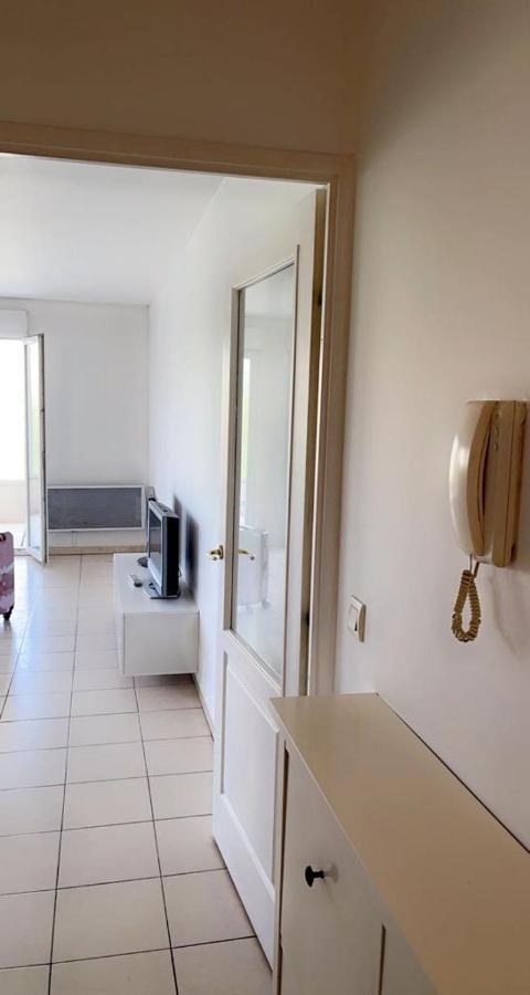 Apartment T2 Vue Degagee Colline, A Pieds, 4 Pax Cannes