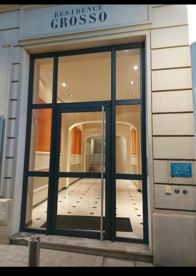 110 M2 Golden Square, Renovated, 20metres Croisette, Parking Private