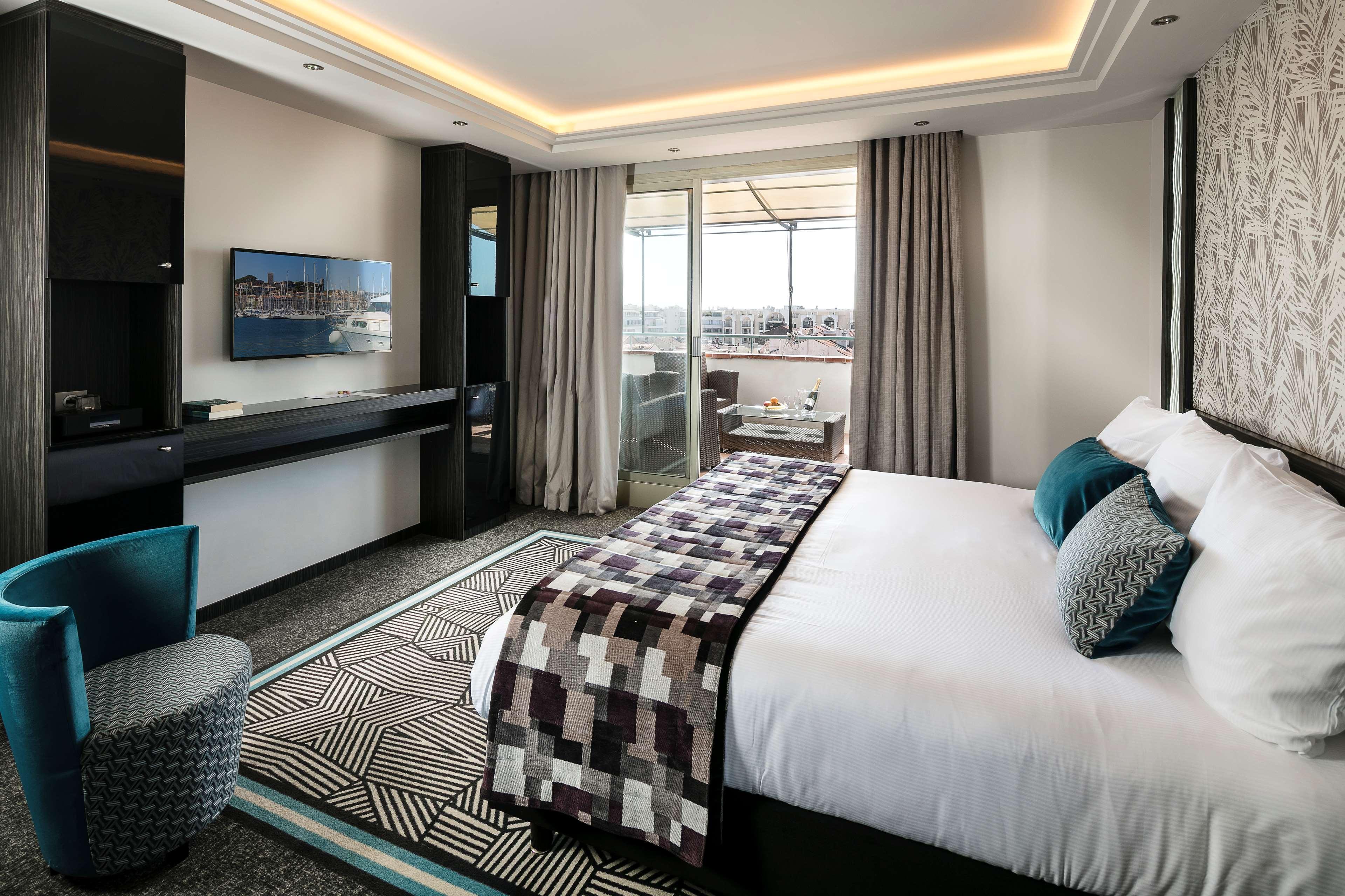 Bw Premier Collection Mondial Hotel 4*