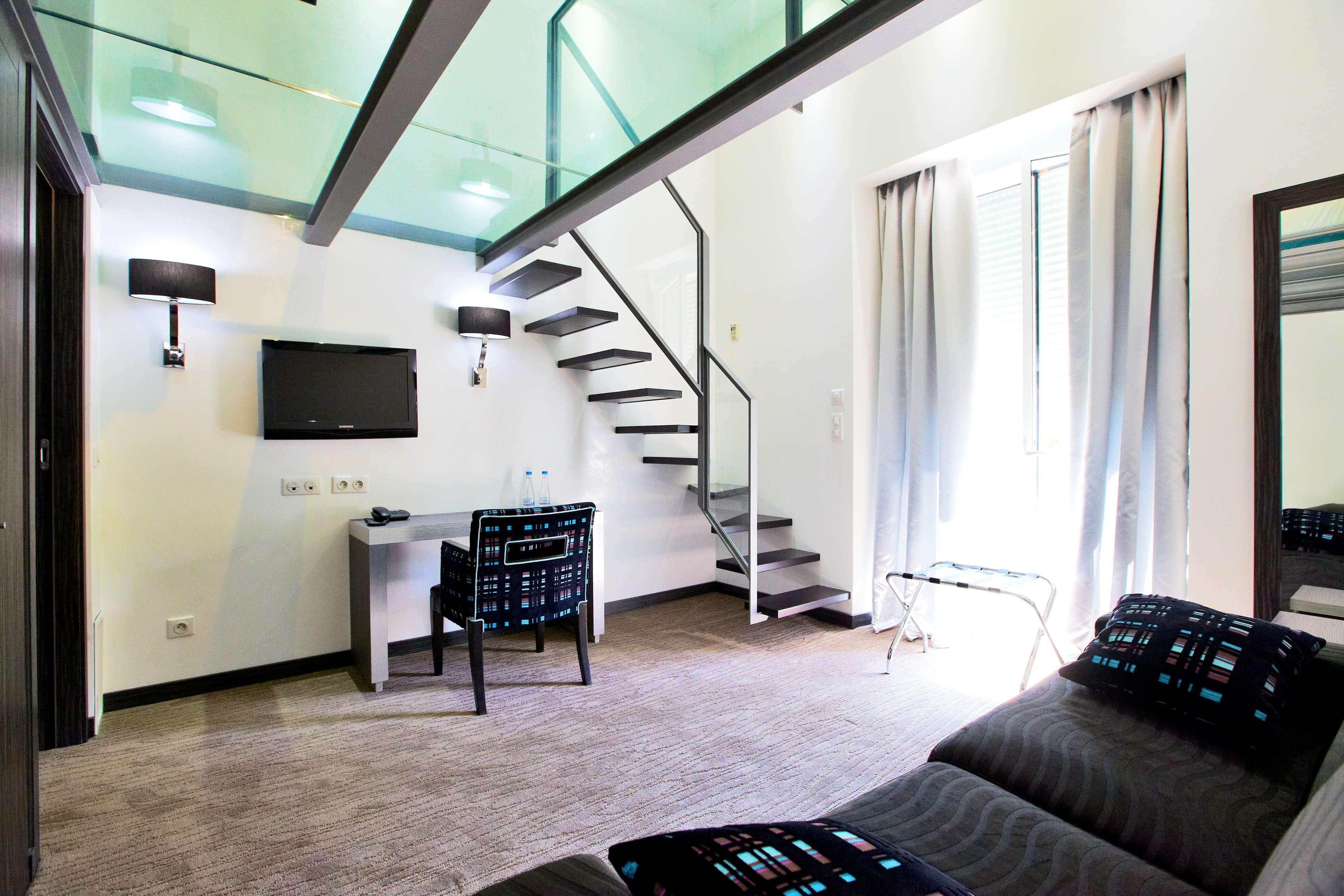 Golden Tulip De Paris