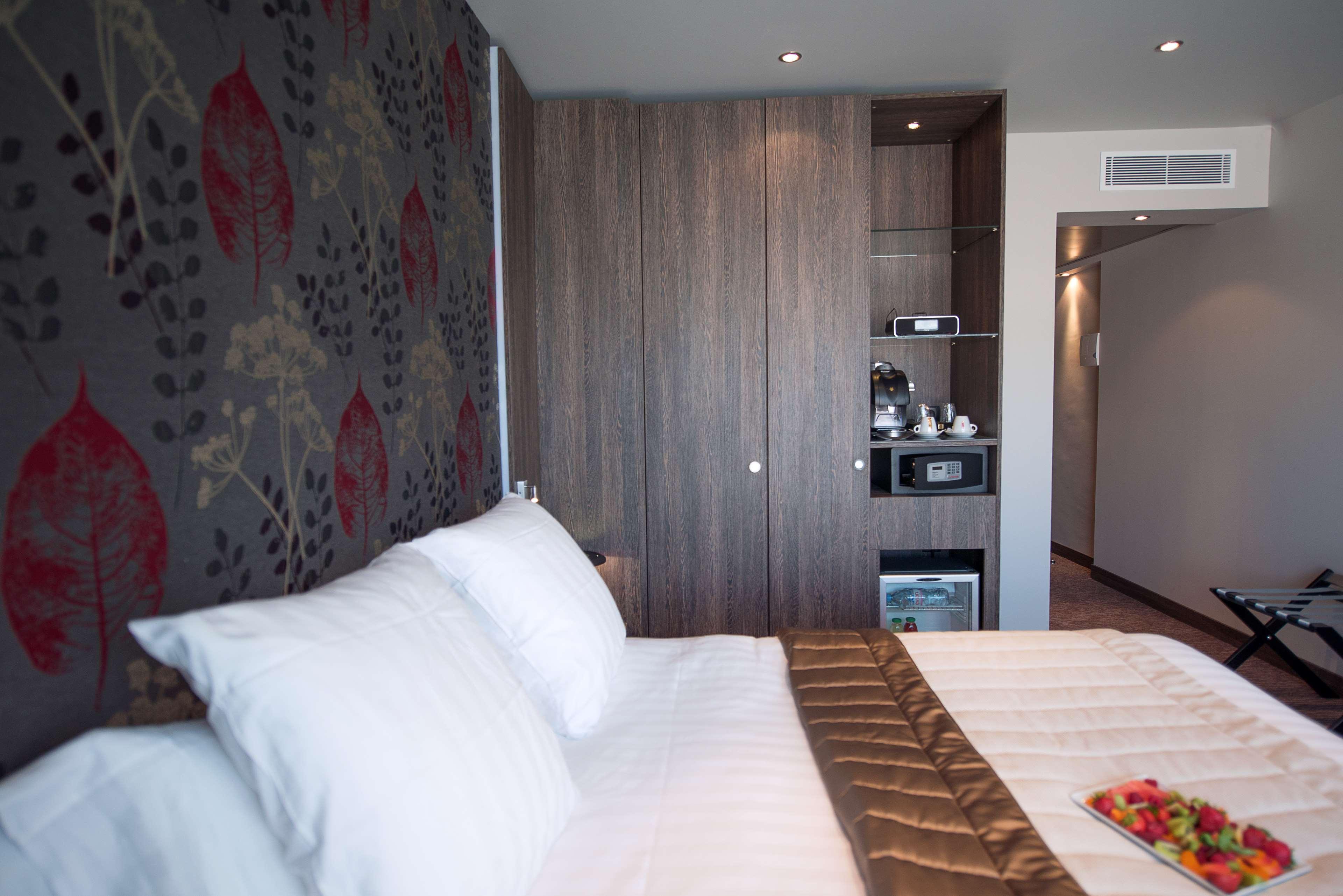 Western Premier Le Patio Des Artistes Wellness Jacuzzi Hotel