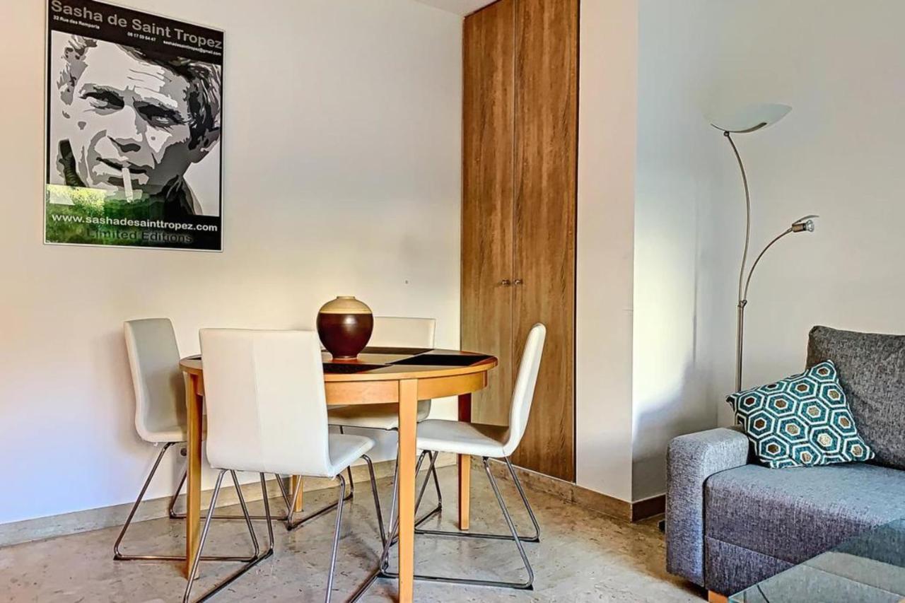 Henri Camille Real Estate - Golden - One Bedroom Apt Swimming Pool