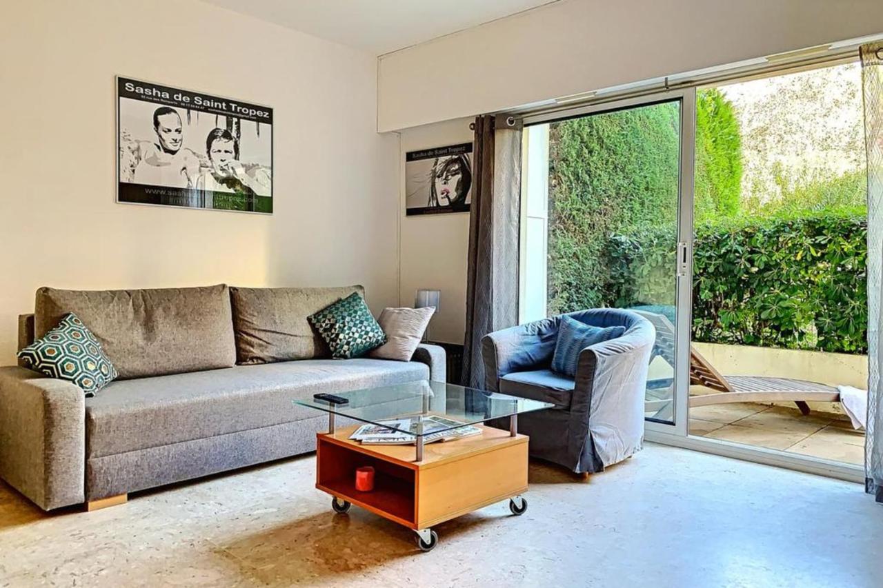 Casa de férias Henri Camille Real Estate - Golden - One Bedroom Apt Swimming Pool