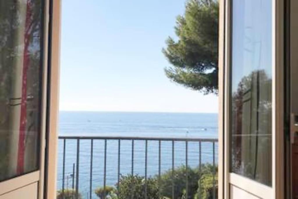 Villa Directly On The Sea *