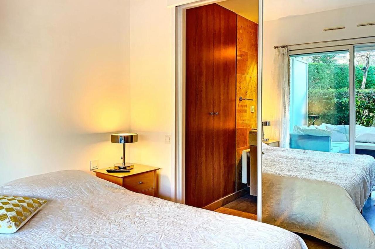 Ferienhaus Henri Camille Real Estate - Golden - One Bedroom Apt Swimming Pool Cannes
