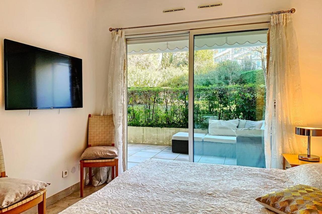 Henri Camille Real Estate - Golden - One Bedroom Apt Swimming Pool * Cannes