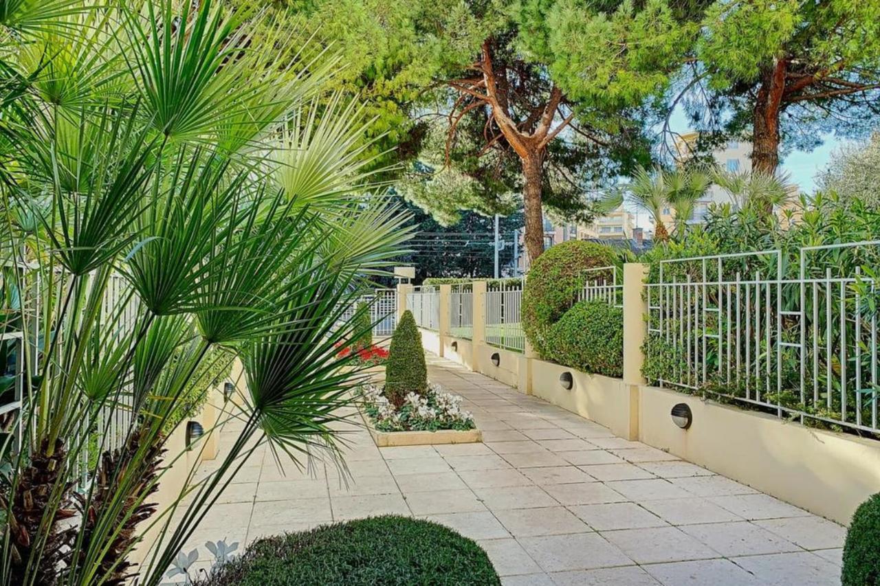 Henri Camille Real Estate - Golden - One Bedroom Apt Swimming Pool Cannes