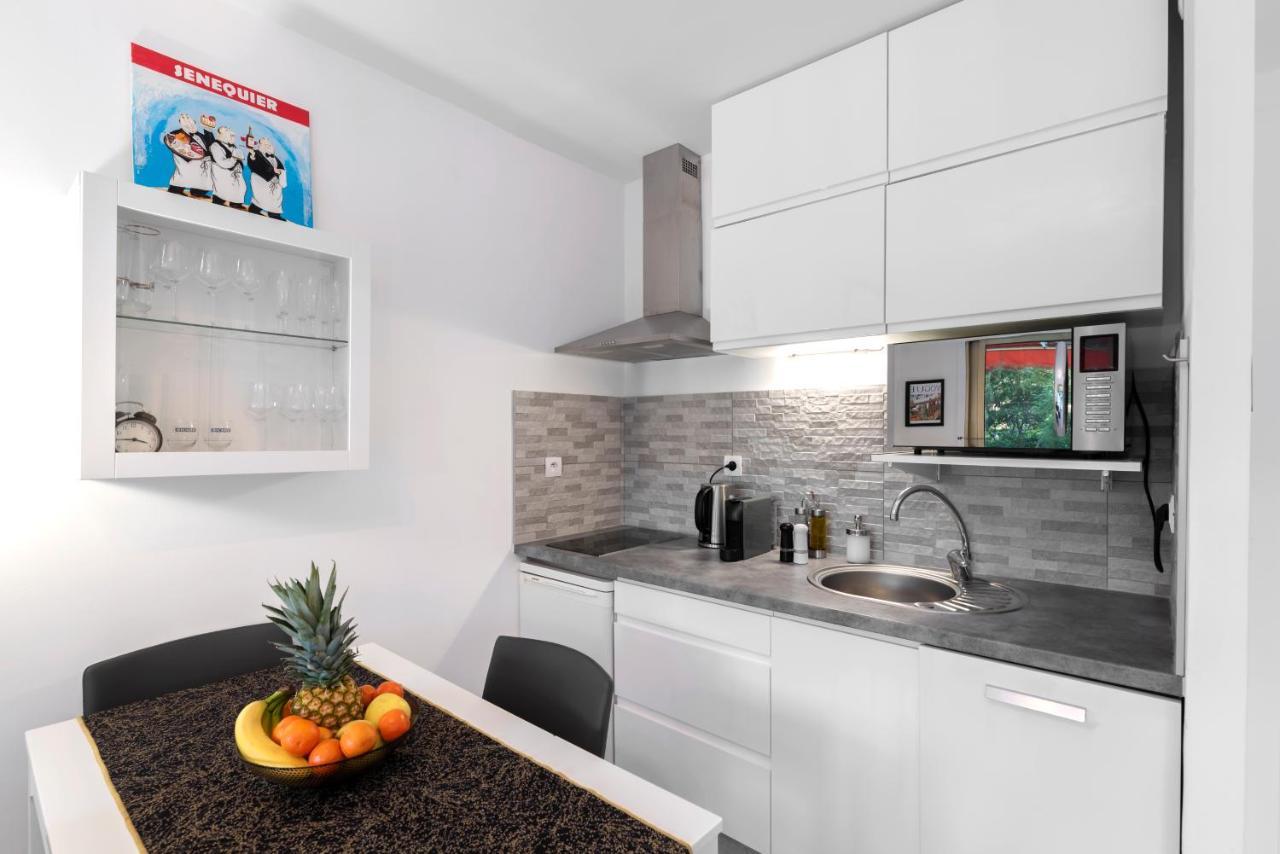 2 Pieces Au Calme Proche Martinez Avec Parking Prive * Cannes