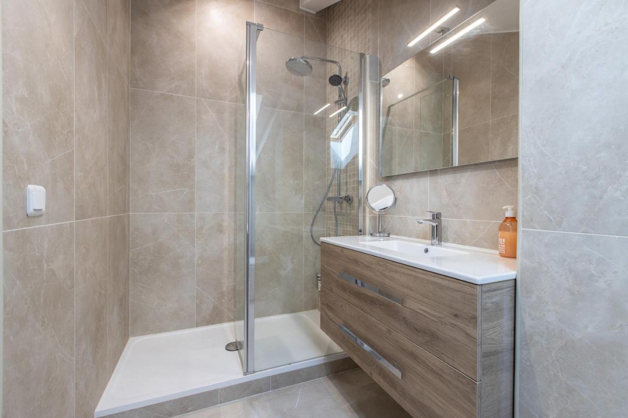 Apartment Lb Vacation I Beautiful Center & Renovated Duplex Minutes From Beaches & Palais Cannes