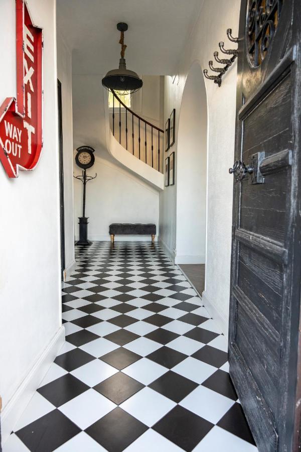 Beautiful W/ Ac - Close To Exhibition & Beach Holiday home