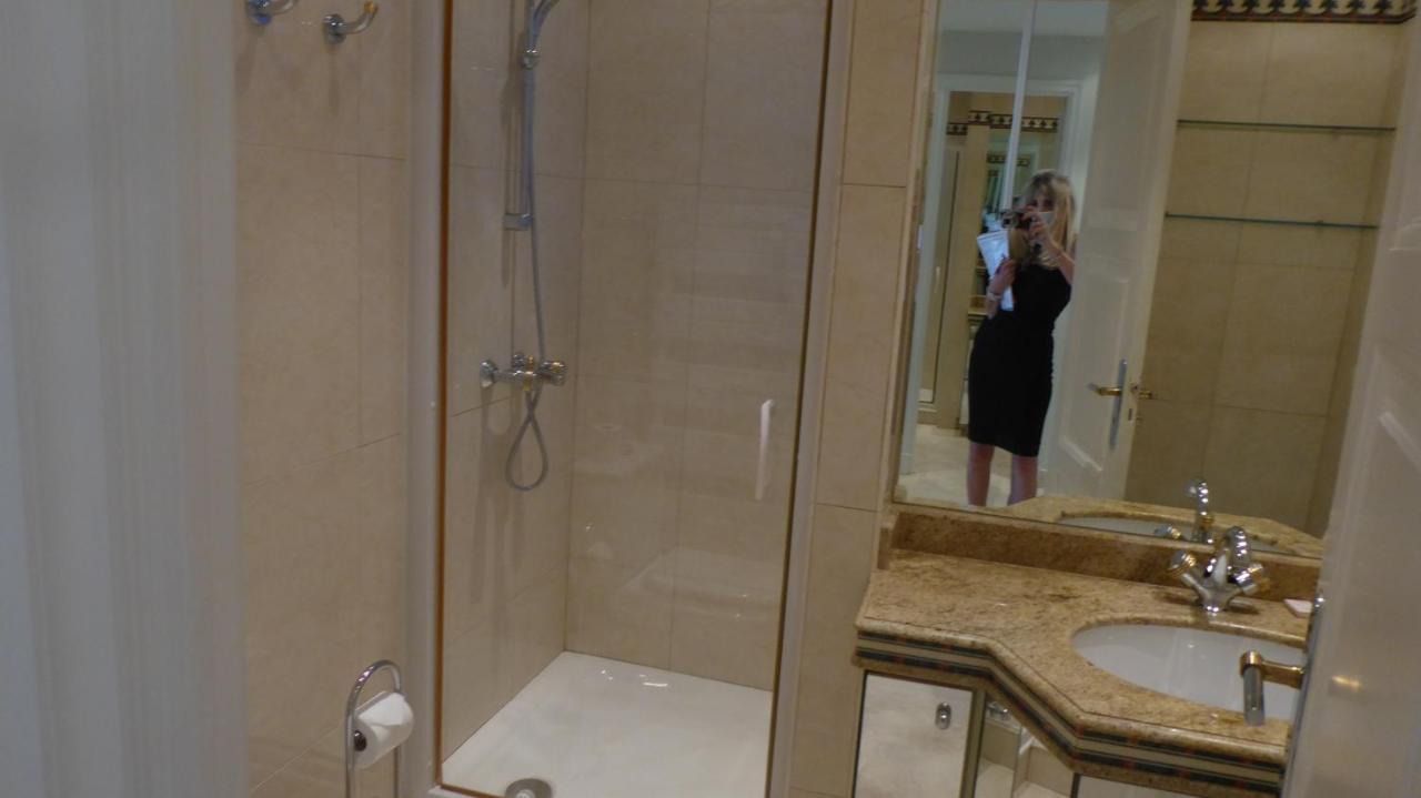Palais Miramar 65 Bd De La Croisette Cannes