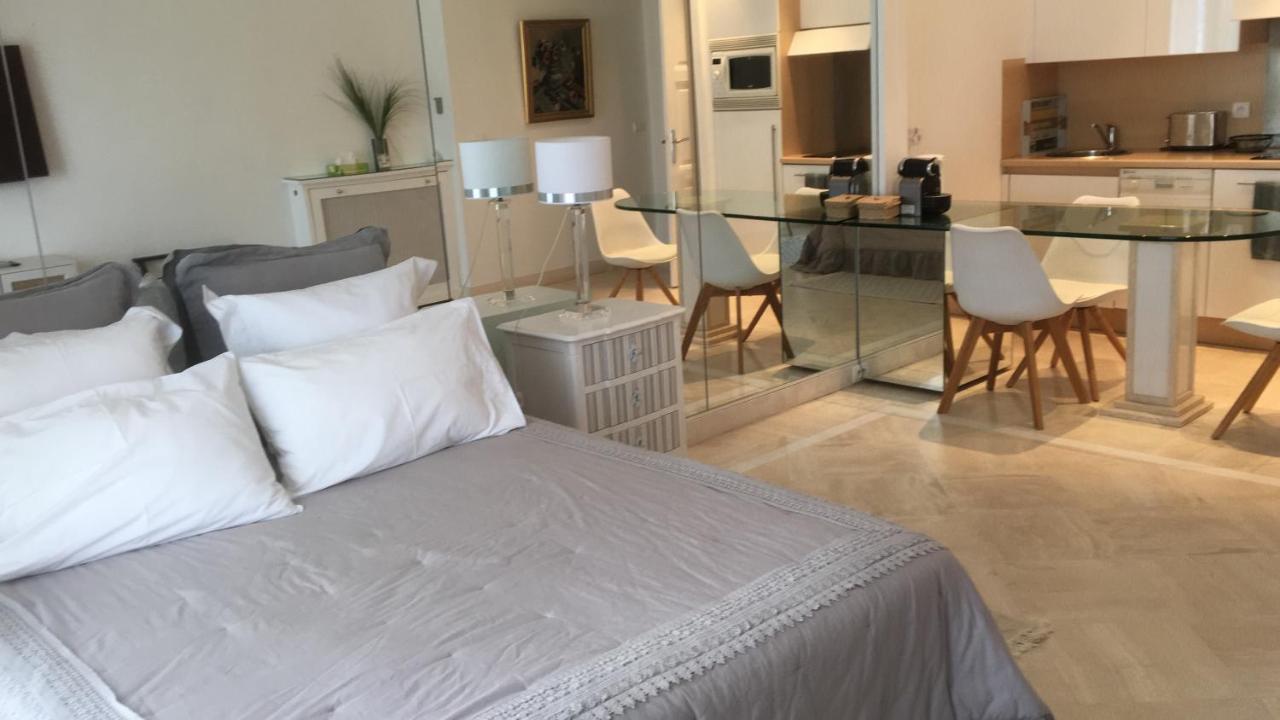 Palais Miramar 65 Bd De La Croisette Apartment