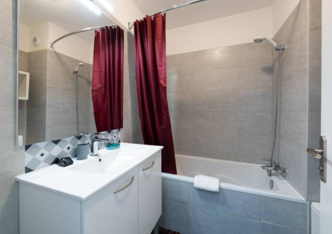Le Cardiff Avec Grand Balcon, Piscine Et Parking, Un Fabuleux Familial En Basse Californie *