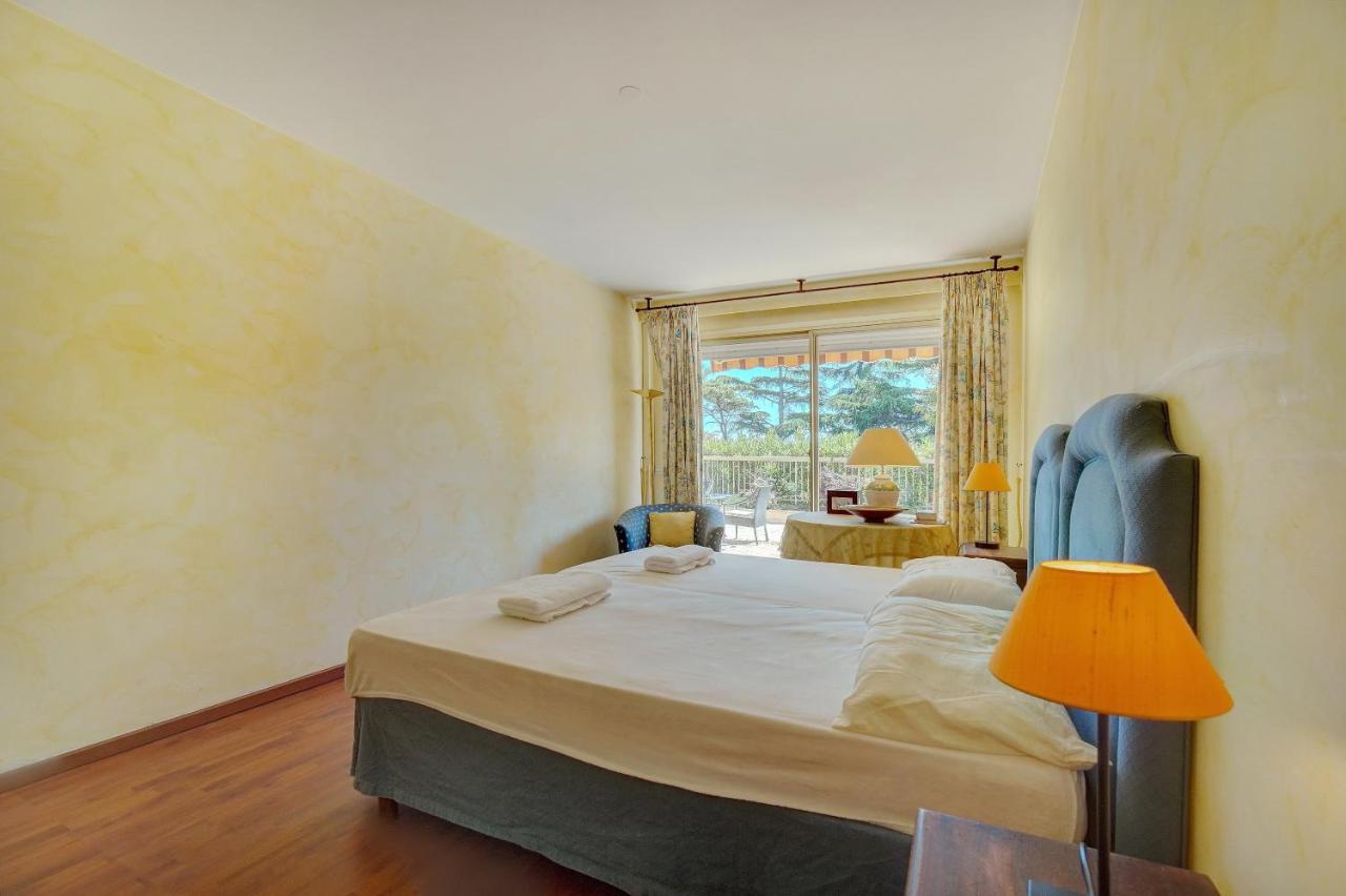Comfortable, Superb South Terrace Apartment Cannes