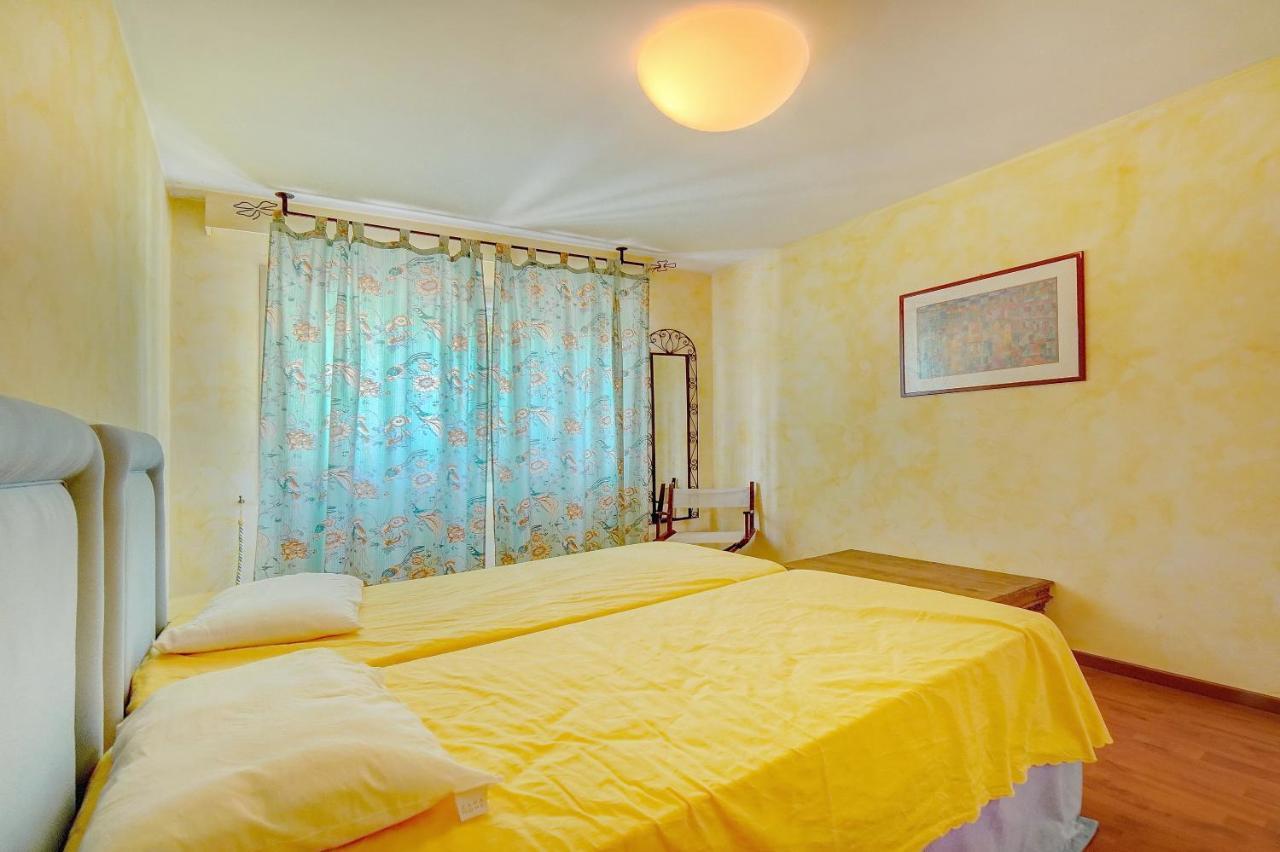 Comfortable, Superb South Terrace *