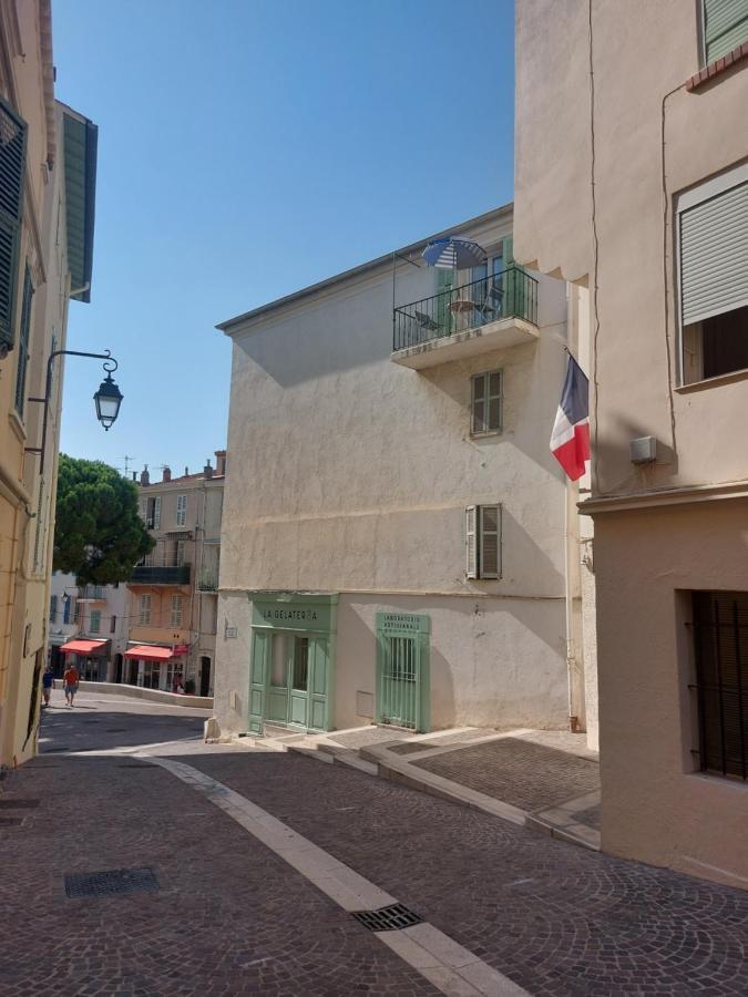 - Place Du Suquet Apartment