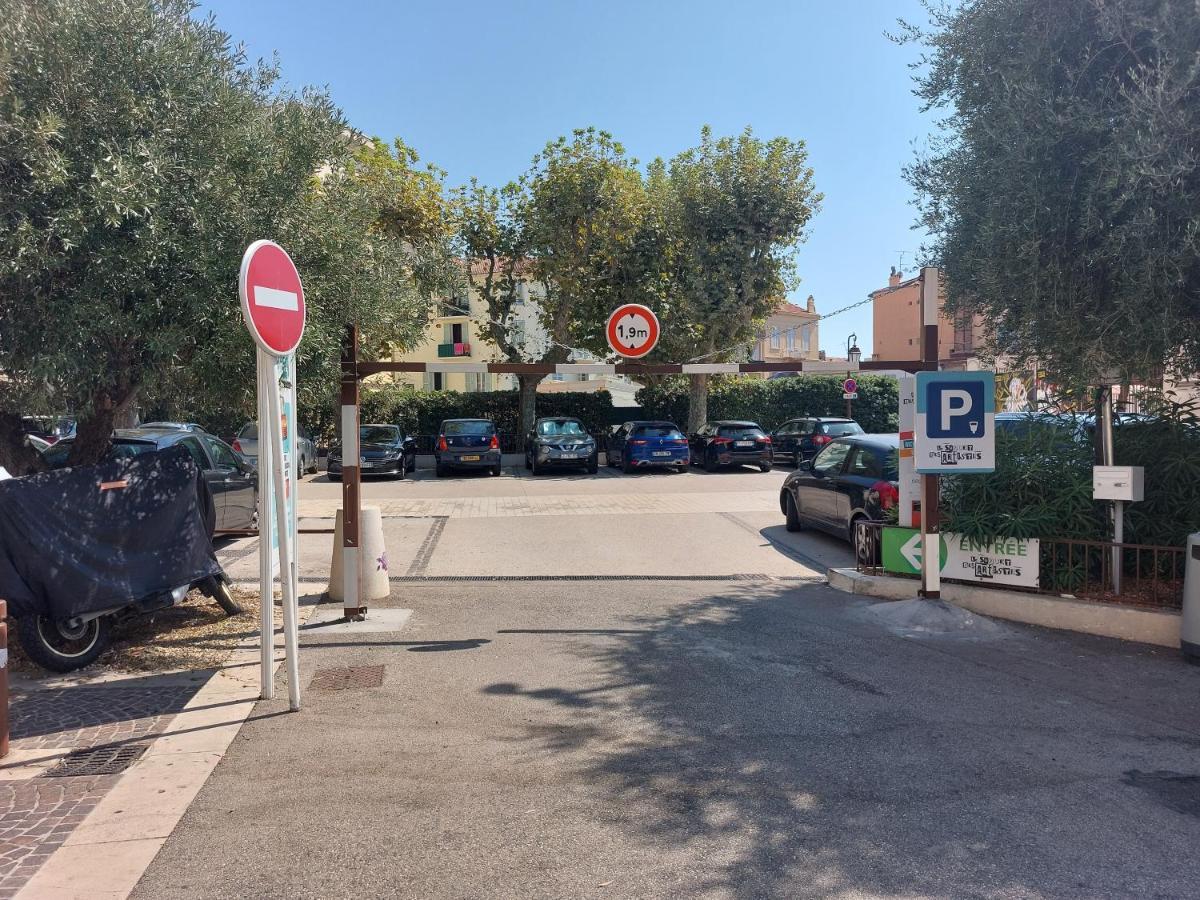 Place Suquet Cannes