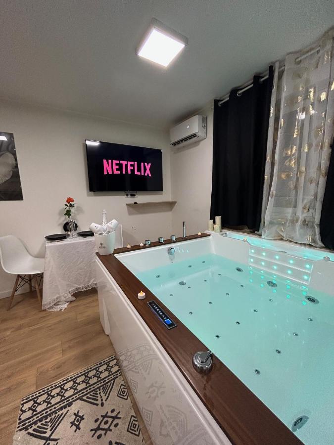 Love A - 25m2 Pour 2 Personnes Avec Un Jacuzzi Prive *