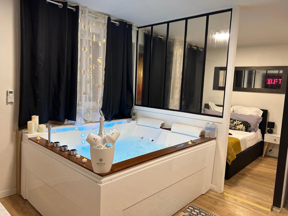 Apartment Love A - 25m2 Pour 2 Personnes Avec Un Jacuzzi Prive