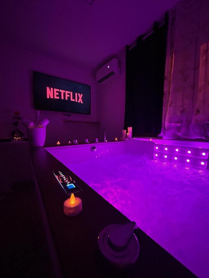 Love A - 25m2 Pour 2 Personnes Avec Un Jacuzzi Prive