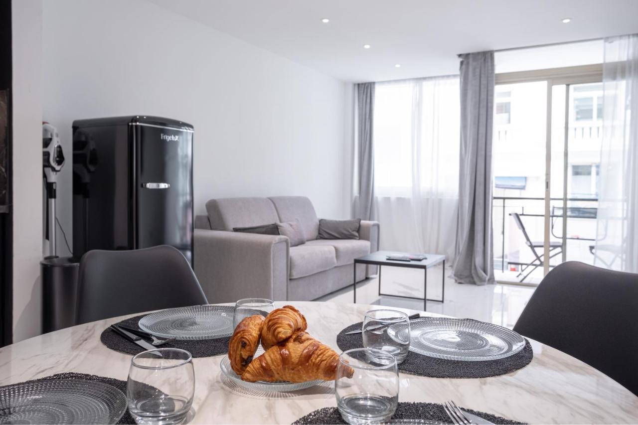 Modern Maubourg - 50m - Clim - Terrasse Apartment *