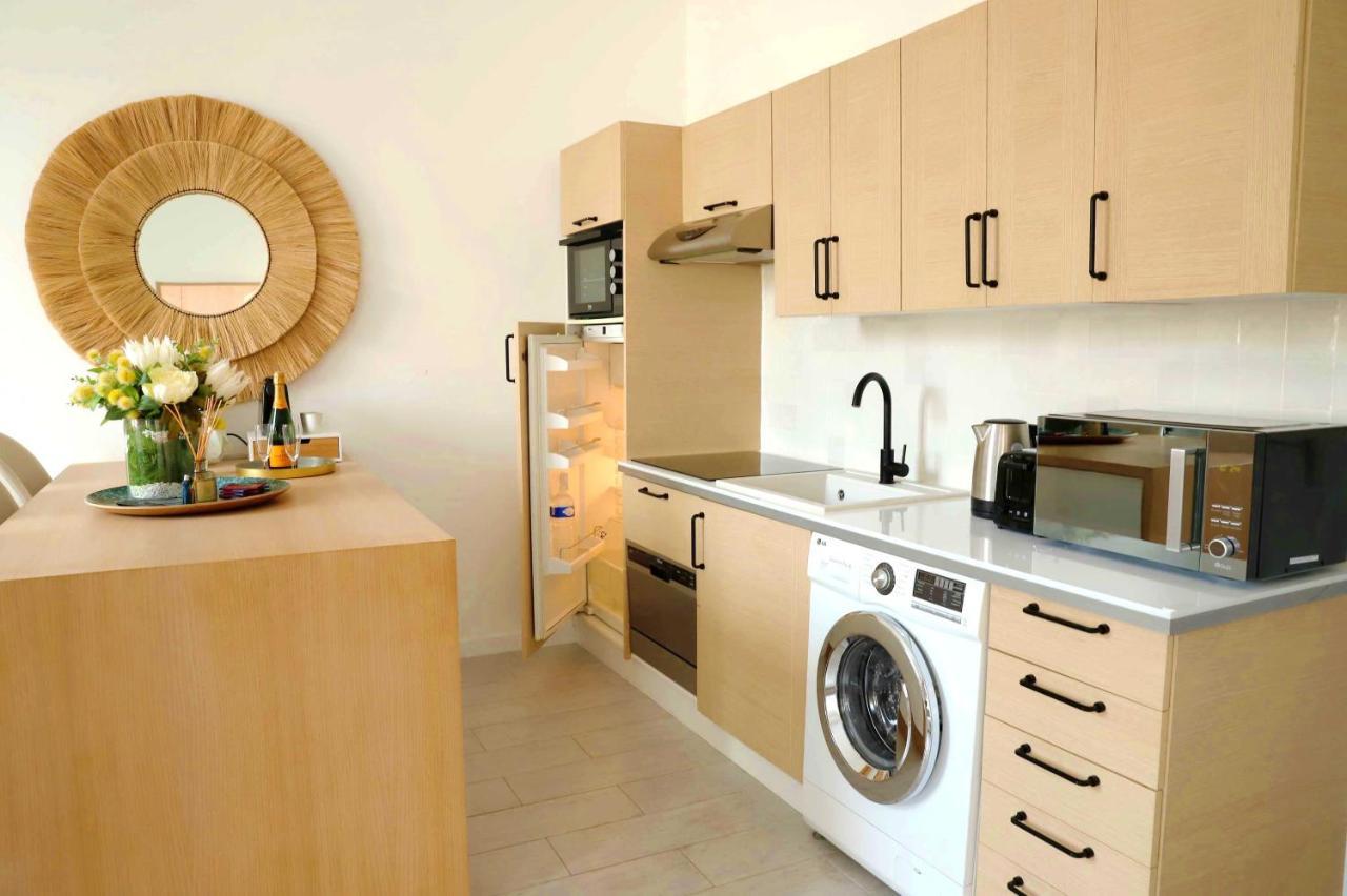 Le Phenicien Cannes, Antibes Street, Modern, City Center Apartment *