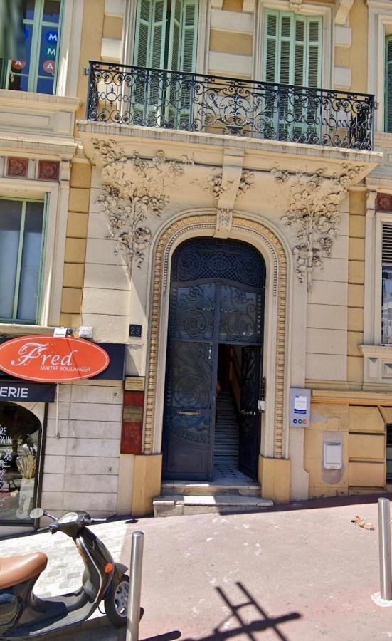 Rue Jean Riouffe A *