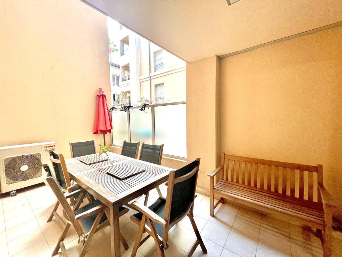Jolie 3 Pièces Avec Terrasse Au Vieux Port, à 2 Pas Des Plages Et Du Palais. Appartement Cannes