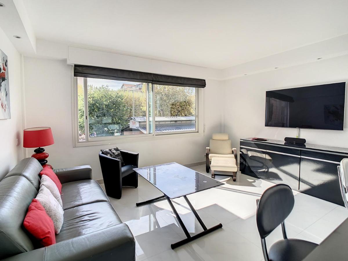 Apartment Luxueux Idealement Situes En Plein Centre Ville De