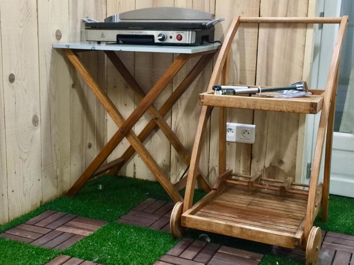 Hut * Oasis With Private Patio 10 Min To Palais & Beaches * Pet Friendly *