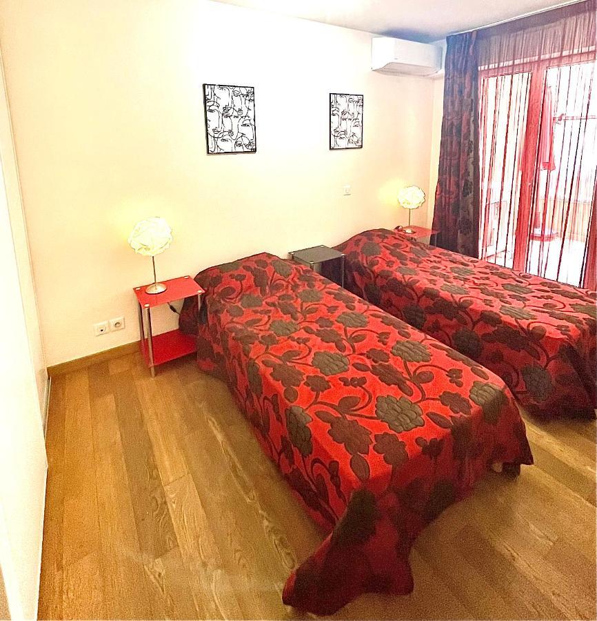 Appartement Jolie 3 Pièces Avec Terrasse Au Vieux Port, à 2 Pas Des Plages Et Du Palais. Cannes