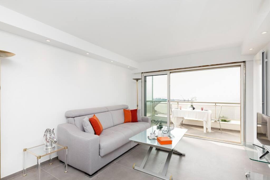 On La Croisette - 2 Beds 2 Baths Apartment