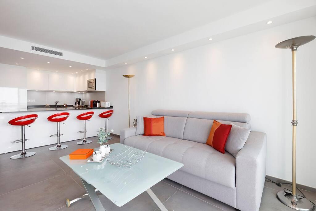 Apartment On La Croisette - 2 Beds 2 Baths