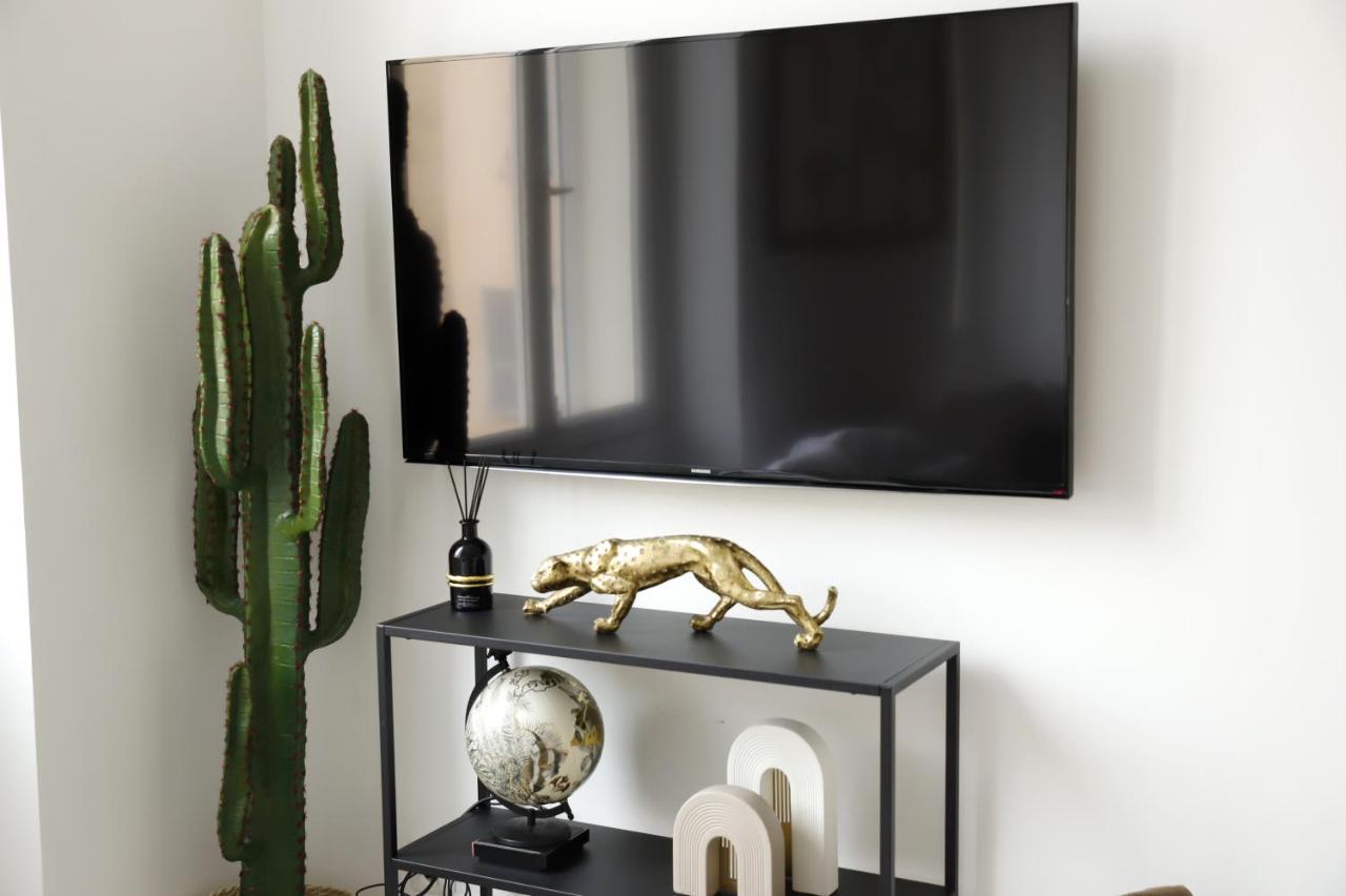 Apartment Le Phenicien Cannes, Antibes Street, Modern, City Center *