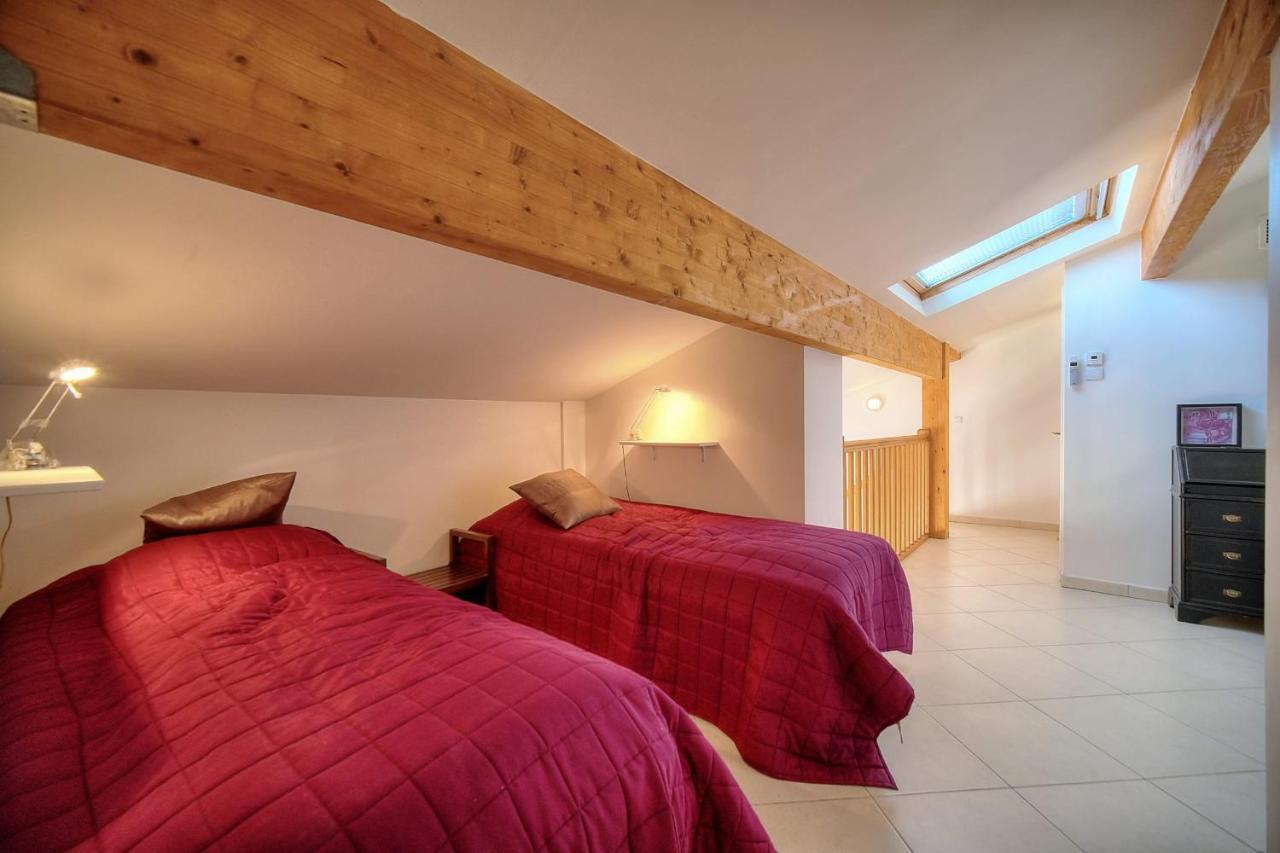 Apartment Ref 1766 - Center - For Rent