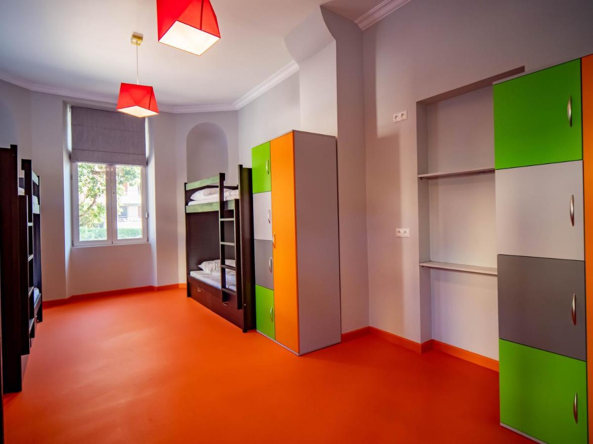 Banana's Camp Hostel *