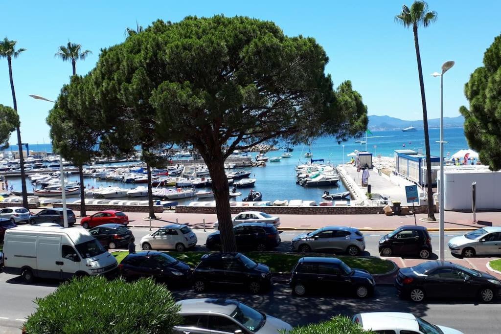Bright - Cannes, La Croisette