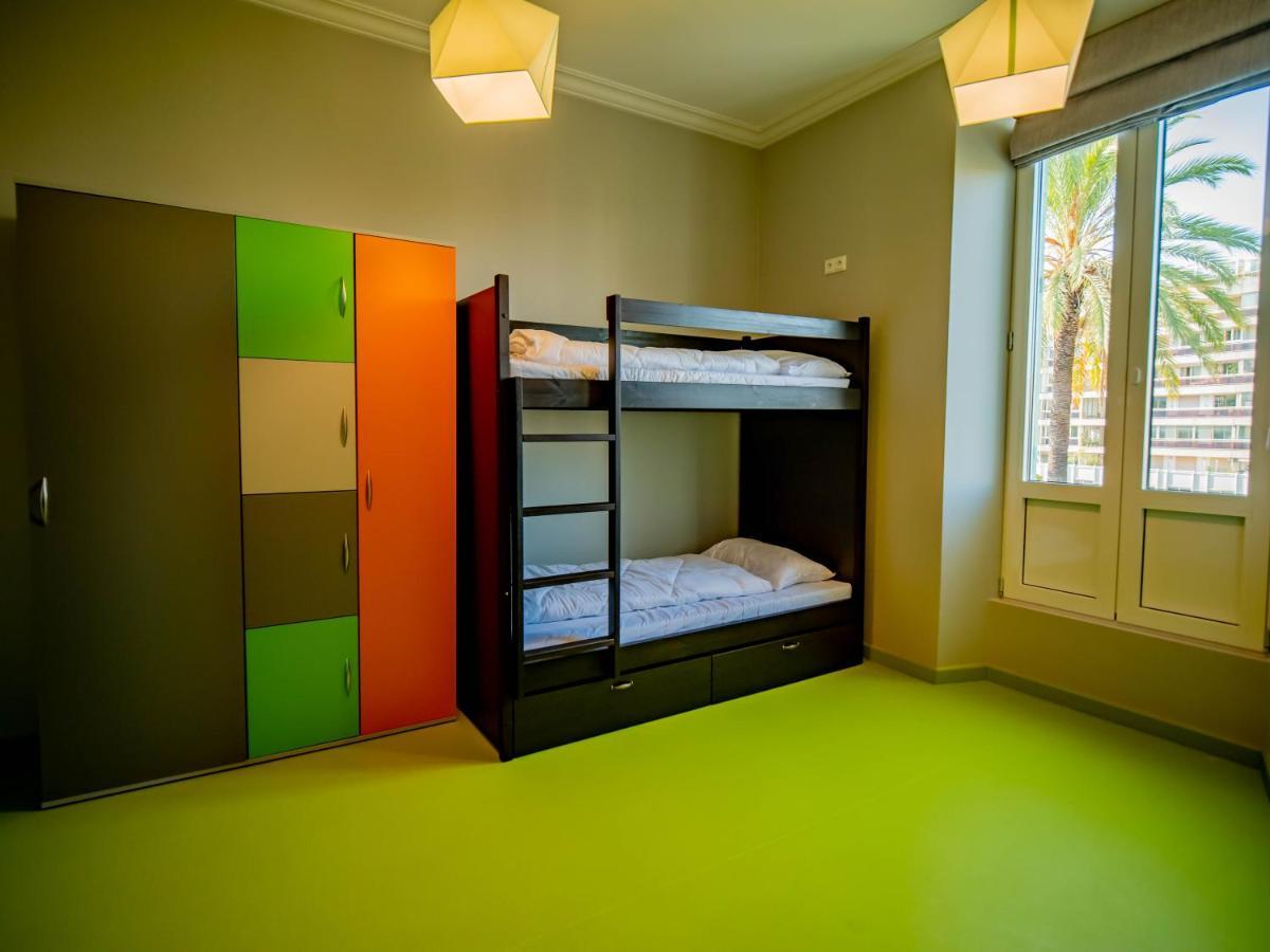 Hostel Banana's Camp Cannes