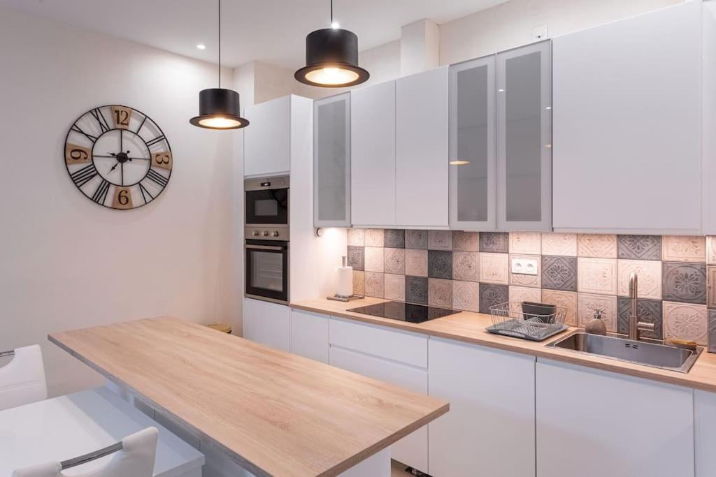 Luxury With Large Terrace On Famous Rue D'antibes! - Pasteur By Halldis Apartment