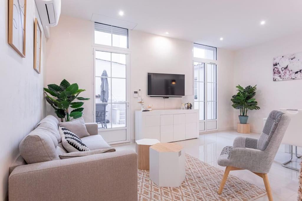 Luxury With Large Terrace On Famous Rue D'antibes! - Pasteur By Halldis