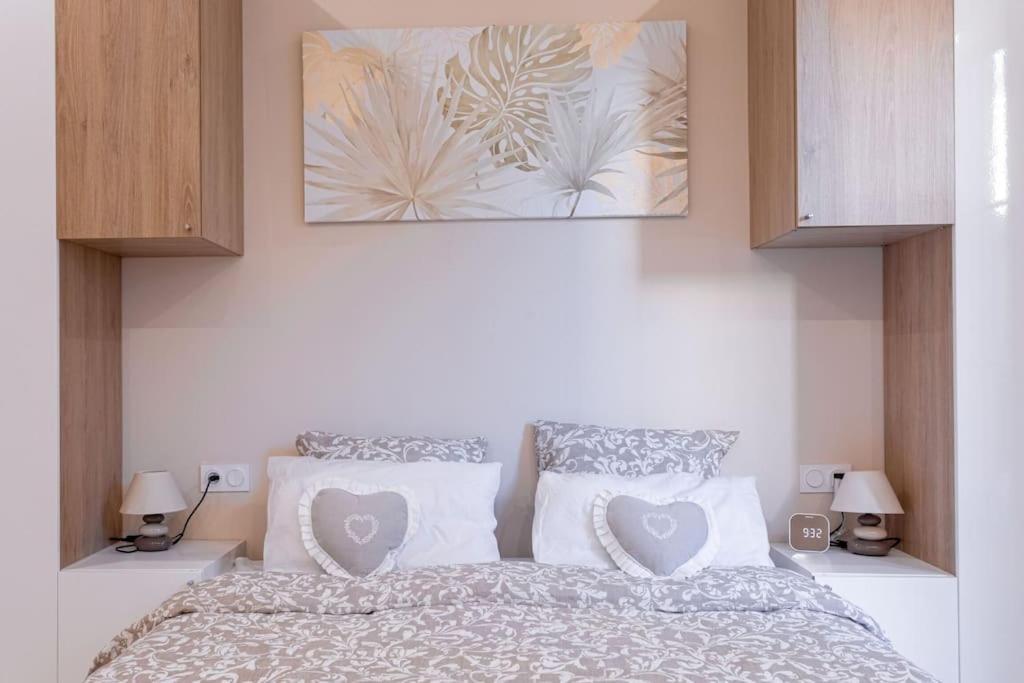 Luxury With Large Terrace On Famous Rue D'antibes! - Pasteur By Halldis * Cannes
