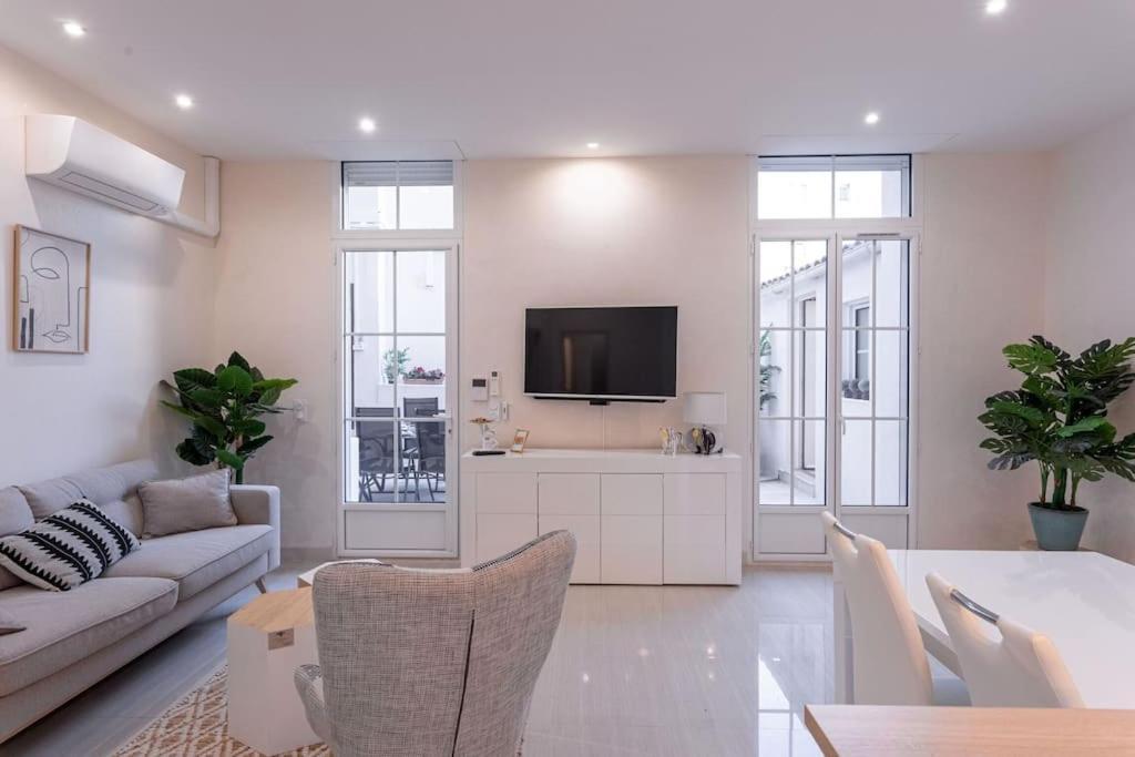 Luxury With Large Terrace On Famous Rue D'antibes! - Pasteur By Halldis *