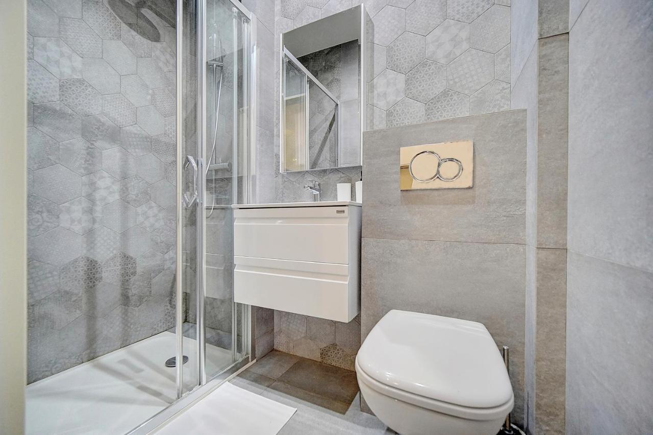 Apartment Immeuble Aux Fleurs-200m Des Plages - 4 Min Palais - Verriere Cote D'azur