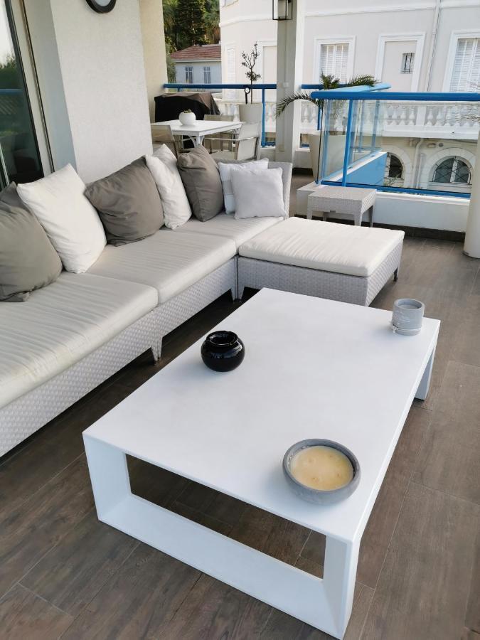 Modern One Bedroomed Just Off The Seafront With A Terrace And Pool Access 1753 Cannes