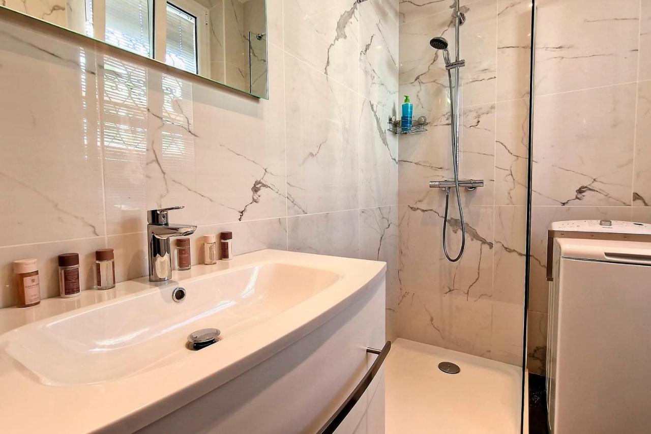 Henri Camille Real Estate - St Marie 2 - 3 Bedrooms - Center * Cannes